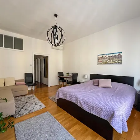 Apartment King One In The Center - Netflix Budapest